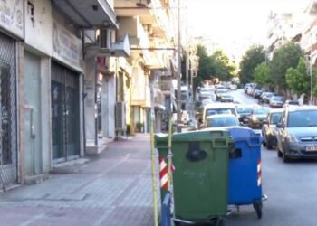 Νεάπολη: Πυροβόλησαν νεαρό στη μέση του δρόμου – Χαροπαλεύει στο Παπαγεωργίου (Βίντεο)