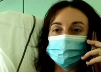 Θεσσαλονίκη: “Τη συγχωρώ γιατί έχει παιδιά που την χρειάζονται” – Τι λέει η γυναίκα που μαχαιρώθηκε