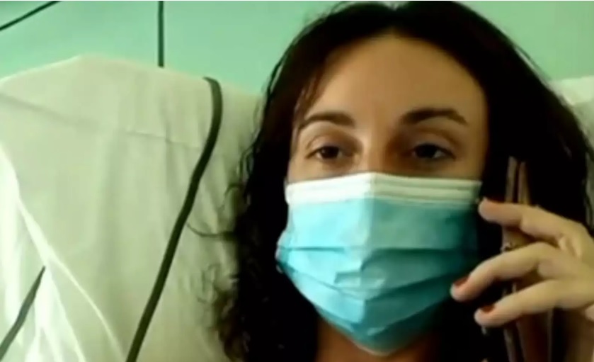 Θεσσαλονίκη: “Τη συγχωρώ γιατί έχει παιδιά που την χρειάζονται” – Τι λέει η γυναίκα που μαχαιρώθηκε