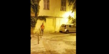 ΠΡΟΣΟΧΗ: Κυκλοφορεί επιδειξίας που «στοχεύει» γυναίκες στη Θεσσαλονίκη