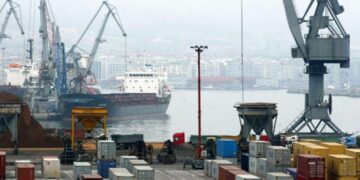 Θεσσαλονίκη: Τραυματίστηκε λιμενεργάτης κατά την εκφόρτωση πλοίου στο λιμάνι