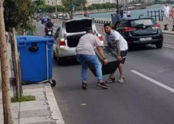 Θεσσαλονίκη: Ρομά έκλεψαν χρηματοκιβώτιο και… τους έπεσε στην παραλιακή – Κοιτούσαν έκπληκτοι οι περαστικοί