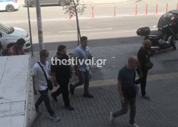 Θεσσαλονίκη: Στον Εισαγγελέα ο επικεφαλής της “Εκκλησίας των Εθνών” – “Χαίρομαι γιατί αξιώθηκα να φυλακιστώ για χάρη του Ιησού Χριστού”