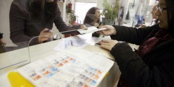 Θεσσαλονίκη: Δεν πήρε τη σύνταξή της γιατί το ΙΚΑ τη θεωρεί… νεκρή (Βίντεο)
