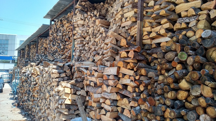 Θεσσαλονίκη: «Μέχρι τα Χριστούγεννα θα έχουμε ξεμείνει από ξύλα»
