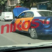 Θεσσαλονίκη: Ταξί κυκλοφορεί στα «τυφλά» – Οδηγούσε με ανοιχτό καπό! (Βίντεο)