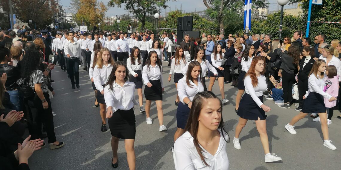 Εύοσμος: Στιγμές και εικόνες από την μαθητική παρέλαση στο Δήμο Κορδελιού – Ευόσμου