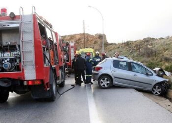 Θεσσαλονίκη: Τροχαίο με εκτροπή ΙΧ – Επιχείρηση απεγκλωβισμού του οδηγού