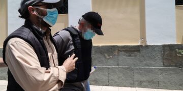 Δίκη “ψευτογιατρού”: Οχτώ φορές ισόβια, 50 χρόνια κάθειρξη και 327.000 ευρώ χρηματική ποινή επέβαλε το δικαστήριο