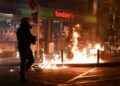 Θεσσαλονίκη: Νύχτα επεισοδίων, με οδοφράγματα, φωτιές και μολότοφ