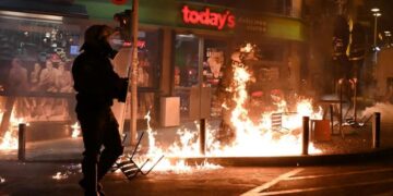 Θεσσαλονίκη: Νύχτα επεισοδίων, με οδοφράγματα, φωτιές και μολότοφ