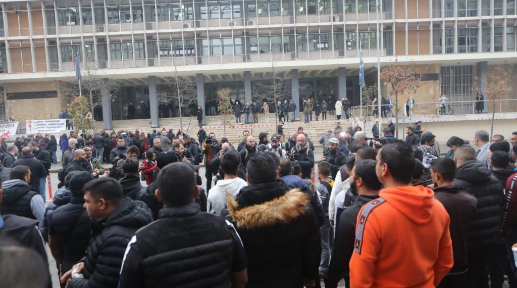 Θεσσαλονίκη: Κατ’ οίκον περιορισμός για τον 34χρονο αστυνομικό που πυροβόλησε τον 16χρονο