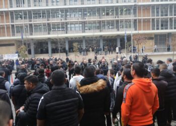 Θεσσαλονίκη: Κατ’ οίκον περιορισμός για τον 34χρονο αστυνομικό που πυροβόλησε τον 16χρονο