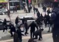 Δίκη Άλκη Καμπανού: Επεισόδιο μεταξύ οπαδών του Άρη και του ΠΑΟΚ έξω από τα δικαστήρια (Βίντεο)