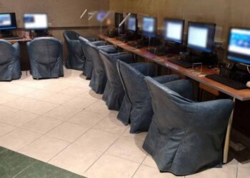 Θεσσαλονίκη: Έπαιζαν παράνομα τυχερά παιχνίδια σε ίντερνετ καφέ – 15 συλλήψεις