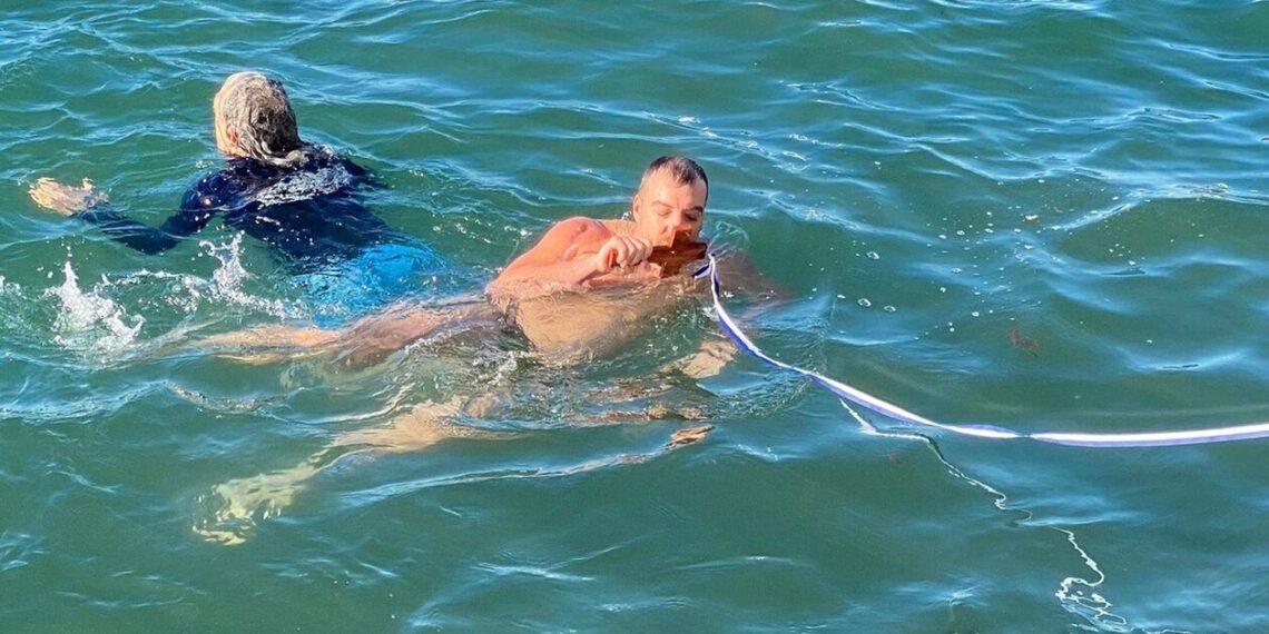 Θεσσαλονίκη: Ο Μιχάλης Αποστολίδης έπιασε τον Σταύρο στον Θερμαϊκό