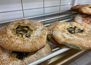 Φούρνος στη Θεσσαλονίκη φτιάχνει λαγάνα με ντολμαδάκια κι εντυπωσίασε τον Κυριάκο Μητσοτάκη (Εικόνες)