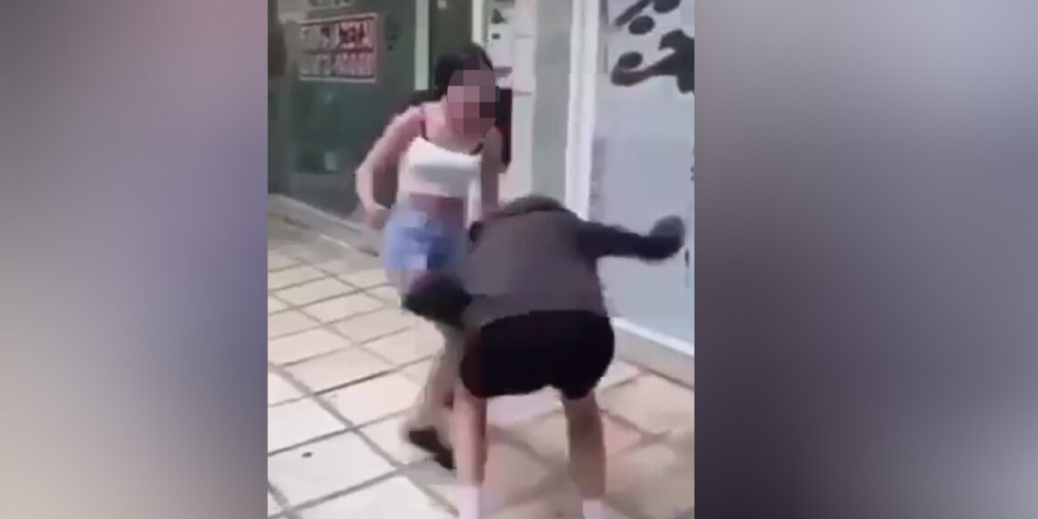 Εύοσμος: Έδειραν ξανά τη 14χρονη μόλις κατήγγειλε τον ξυλοδαρμό της – Δείτε βίντεο