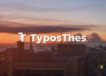 Μεγάλη φωτιά στη Σίνδο: Πολύωρη μάχη με τις φλόγες – Γέμισε η πόλη μαύρο καπνό