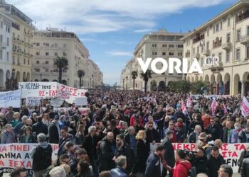 Θεσσαλονίκη: Φωνή λαού για τα Τέμπη, χιλιάδες στους δρόμους (Εικόνες & βίντεο)