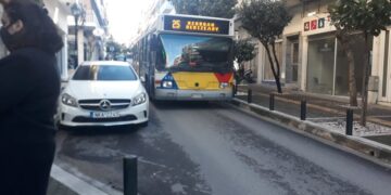 Νεάπολη: Οδηγός αστικού λεωφορείου καταγγέλλει πως τον χτύπησε παρέα νεαρών κατά τη διάρκεια δρομολογίου