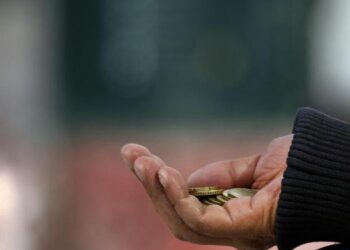 Θεσσαλονίκη: 48χρονος «έσπρωξε» στην επαιτεία σύζυγο, νύφη και εγγόνια