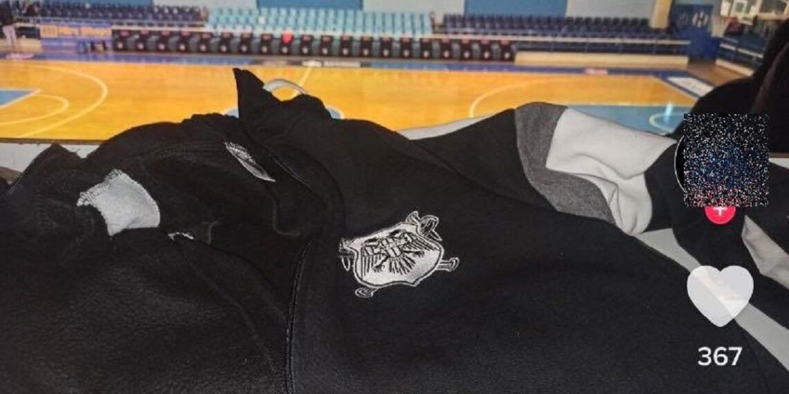 Οπαδικό επεισόδιο στη Θεσσαλονίκη: Ανέβασαν στο TikTok τη ζακέτα του 16χρονου ως… “λάφυρο”