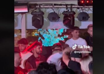 Άγριο ξύλο σε συναυλία τράπερ σε club στο λιμάνι