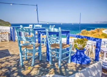 Τουρισμός για Όλους 2023: Στο τραπέζι νέα voucher με ποσό έκπληξη