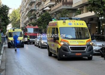 Φωτιά σε κλινική στο κέντρο της Θεσσαλονίκης: Απομακρύνονται ασθενείς – Σε ετοιμότητα τα νοσοκομεία (video)