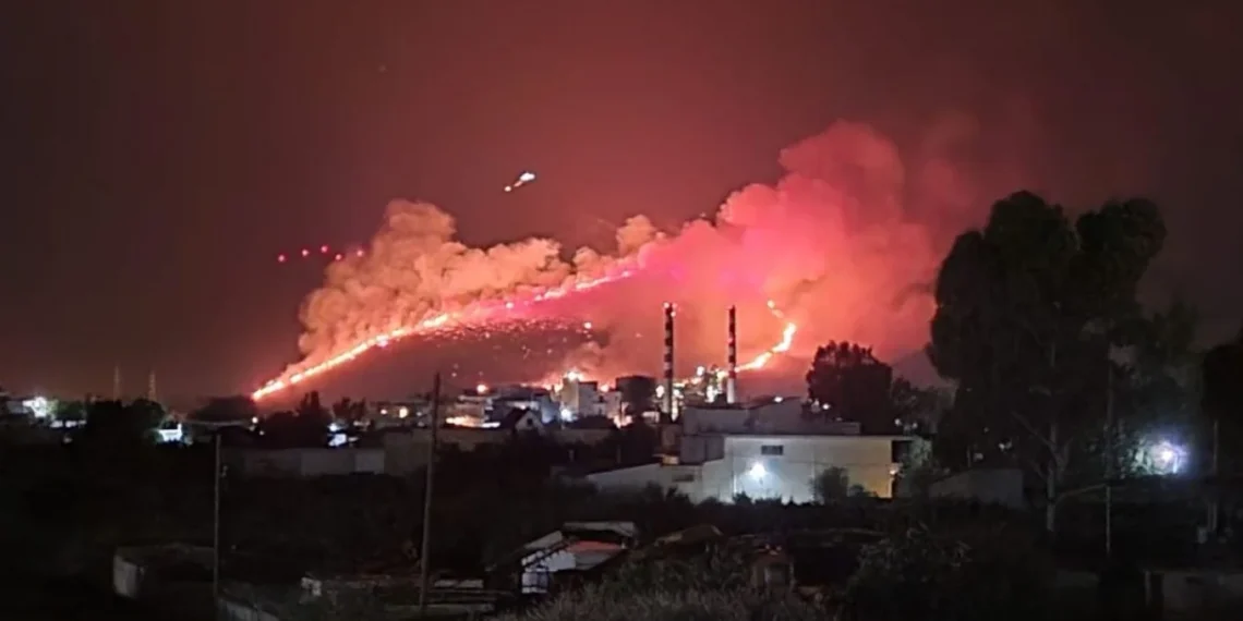 Φωτιά στο Αλιβέρι: Πρώτος στόχος να την “καθηλώσουν” με τα εναέρια μέσα – Συνέλαβαν 75χρονο που “κάπνιζε” μελίσσια