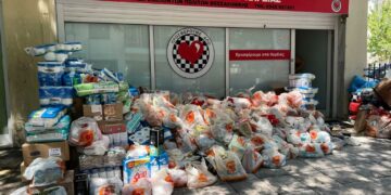 Από τη Νέα Υόρκη στο Κορδελιό με αγάπη… τρόφιμα αξίας 5.000 ευρώ για άπορες οικογένειες (φωτό)