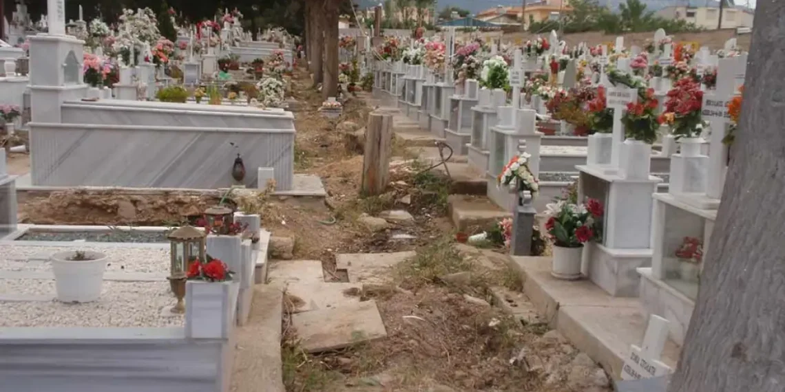 Θεσσαλονίκη: Τους τσάκωσαν με 1.310 πακέτα λαθραία τσιγάρα – Τα παρέλαβε από courier, τα έκρυβε στο μαγαζί της (φωτο)