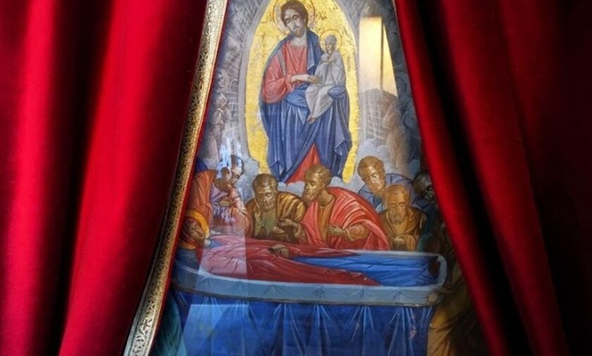 Με λαμπρότητα γιορτάζεται η Παναγιά σε όλη την Ελλάδα