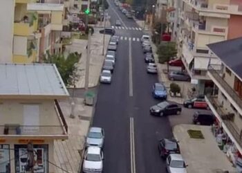 Σκαρφάλωσε μέχρι το μπαλκόνι και άδειασε διαμέρισμα στον Εύοσμο