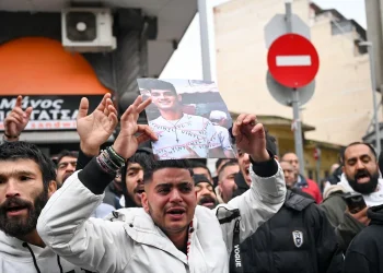 Θεσσαλονίκη – Θάνατος 16χρονου Ρομά: Να δικαστεί για ανθρωποκτονία από πρόθεση προτείνει ο εισαγγελέας για τον αστυνομικό