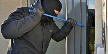 Θεσσαλονίκη: Εξιχνιάστηκαν κλοπές με λεία 22.000 ευρώ, χρυσές λίρες, κοσμήματα και τιμαλφή