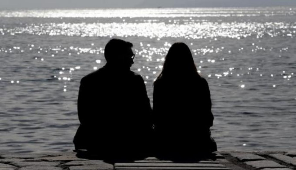 Ζιγκολό πουλούσε έρωτα σε οφθαλμίατρο και του έφαγε χιλιάδες ευρώ