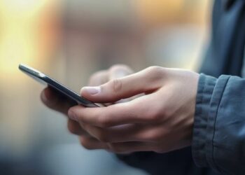 Θεσσαλονίκη: Ανήλικοι Ρομά έκλεψαν κινητό και ζητούσαν… 10 ευρώ από τον ιδιοκτήτη για να το επιστρέψουν – Του πήραν και τα κλειδιά του ΙΧ φεύγοντας