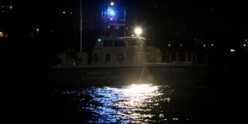 Θεσσαλονίκη: Τον τσάκωσαν να ψαρεύει με πυροφάνι, του έριξαν “καμπάνα” και του κατάσχεσαν και τα ψάρια που έπιασε
