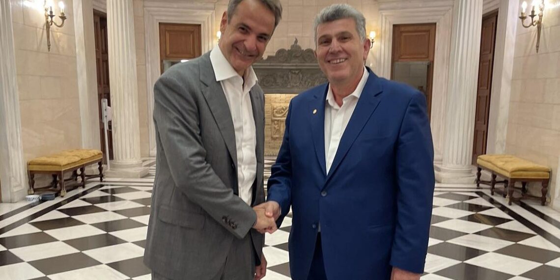 Συνάντηση του Λευτέρη Αλεξανδρίδη με τον πρωθυπουργό Κ. Μητσοτάκη και κυβερνητικά στελέχη