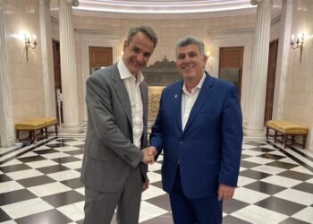 Συνάντηση του Λευτέρη Αλεξανδρίδη με τον πρωθυπουργό Κ. Μητσοτάκη και κυβερνητικά στελέχη