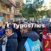Θεσσαλονίκη: Λουλούδια από διανομείς στο σημείο που πέθανε συνάδερφός τους
