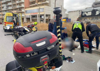 Θεσσαλονίκη: Φορτηγό παρέσυρε και τραυμάτισε σοβαρά 87χρονο άστεγο (φωτο)