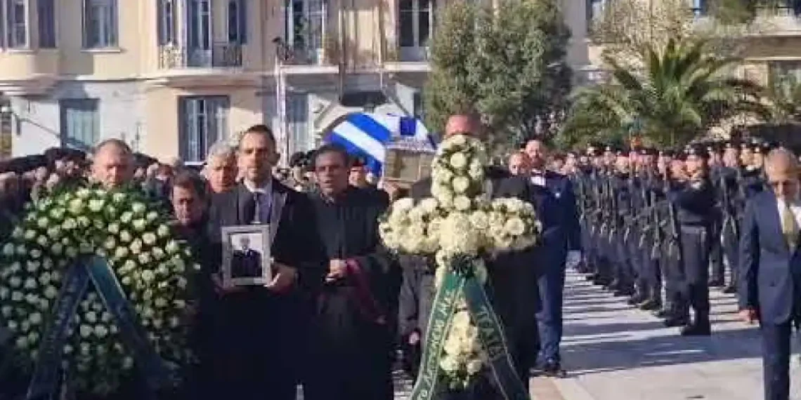 Γιώργος Λυγγερίδης: Θρήνος στην κηδεία, στη Θέρμη η ταφή του – Συντετριμμένοι συγγενείς και συνάδελφοι, δείτε βίντεο
