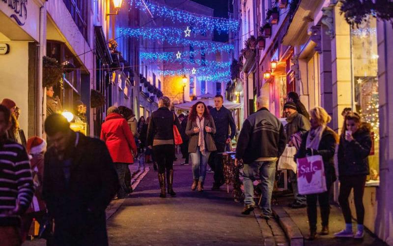 Θεσσαλονίκη: «Λευκή Νύχτα» στις 9/12 – Με ζεστή σοκολάτα, κάστανα και… αγορές