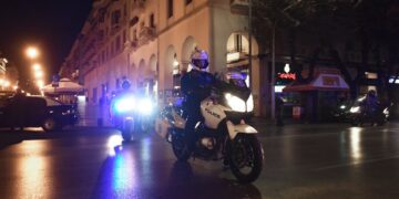 Θεσσαλονίκη: Χτύπησε και λήστεψε δύο γυναίκες κοντά σε στάση λεωφορείων