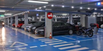 Θεσσαλονίκη: Πάρκινγκ… με το κυάλι – Σε λίστα αναμονής για θέσεις με το μήνα