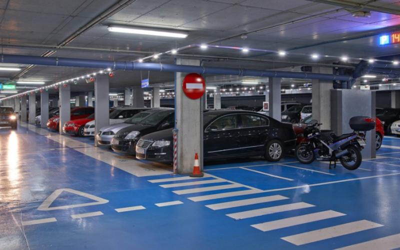 Θεσσαλονίκη: Πάρκινγκ… με το κυάλι – Σε λίστα αναμονής για θέσεις με το μήνα