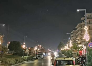 Οι έμποροι του Ευόσμου συνέβαλαν στον γιορτινό στολισμό της Αντώνη Τρίτση